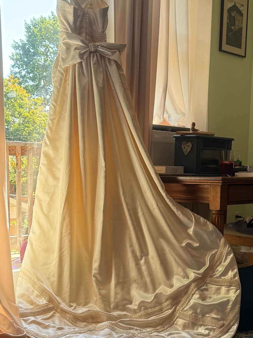 One of a Kind Hand-Beaded Venezuelan Wedding Dress by Mariela Eugenia Godoy 1997 - Picture 11 of 17